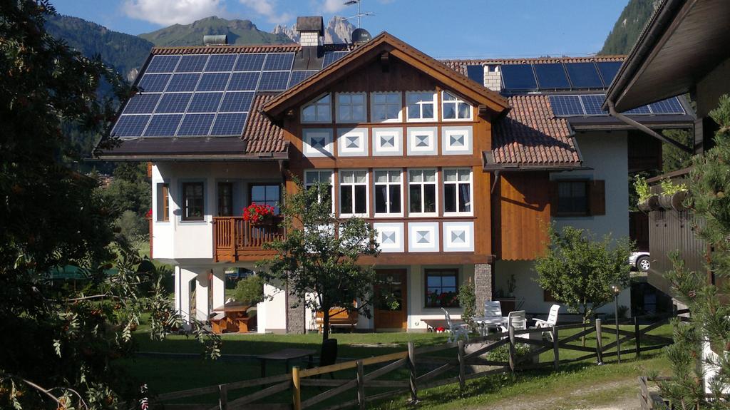 Casa Guido E Laura Apartment Pozza di Fassa Exterior foto